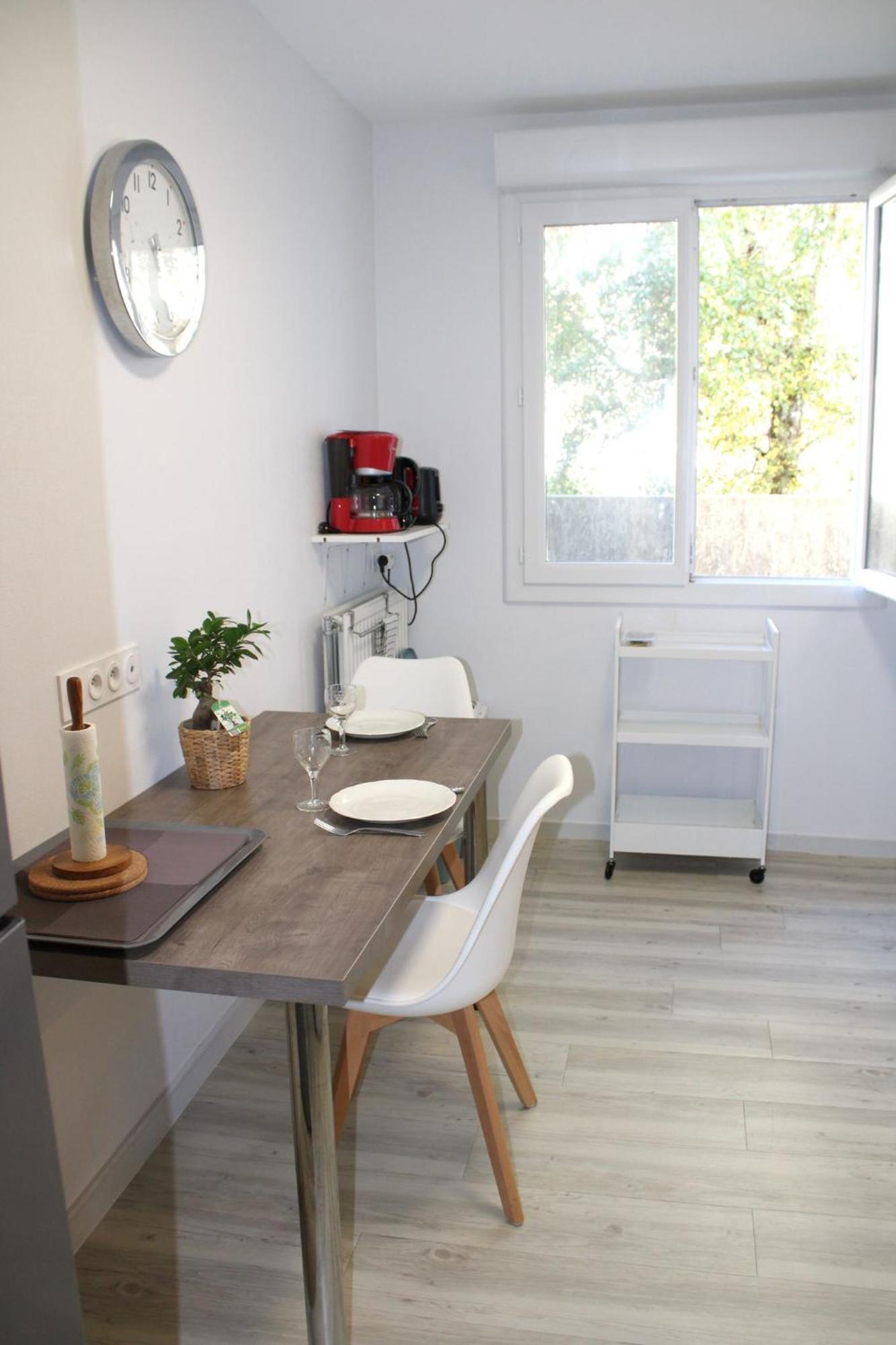 Appartement Hyper Centre Avec Garage Prive Конкарно Екстериор снимка